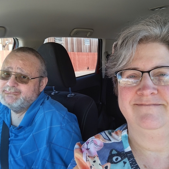 Meet your Posher, Laura - Picture 2 of 2